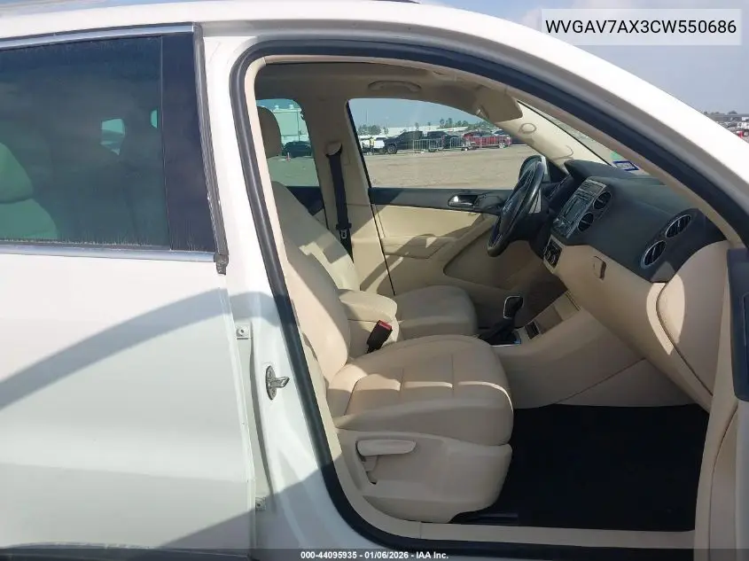 WVGAV7AX3CW550686 2012 Volkswagen Tiguan Se