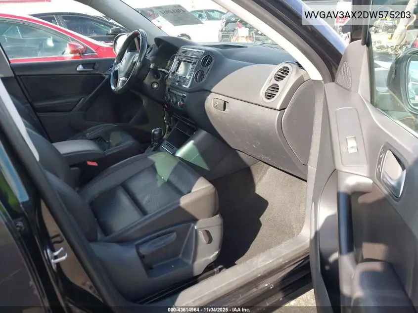 WVGAV3AX2DW575203 2013 Volkswagen Tiguan Se