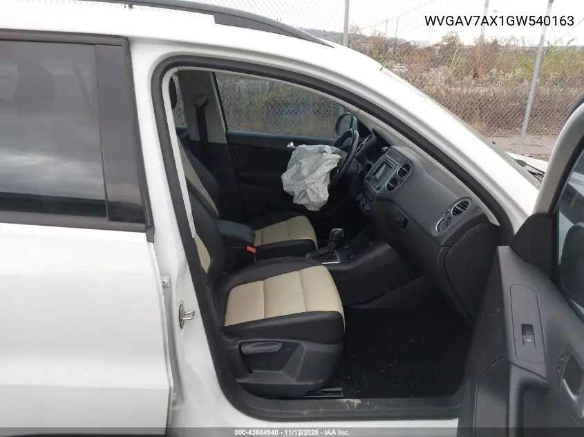 WVGAV7AX1GW540163 2016 Volkswagen Tiguan S