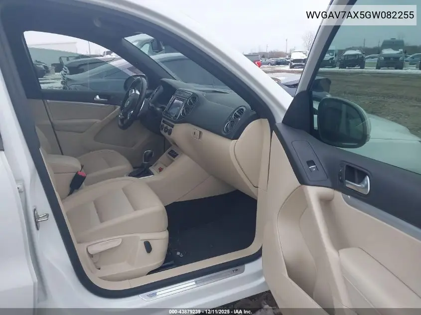WVGAV7AX5GW082255 2016 Volkswagen Tiguan R-Line