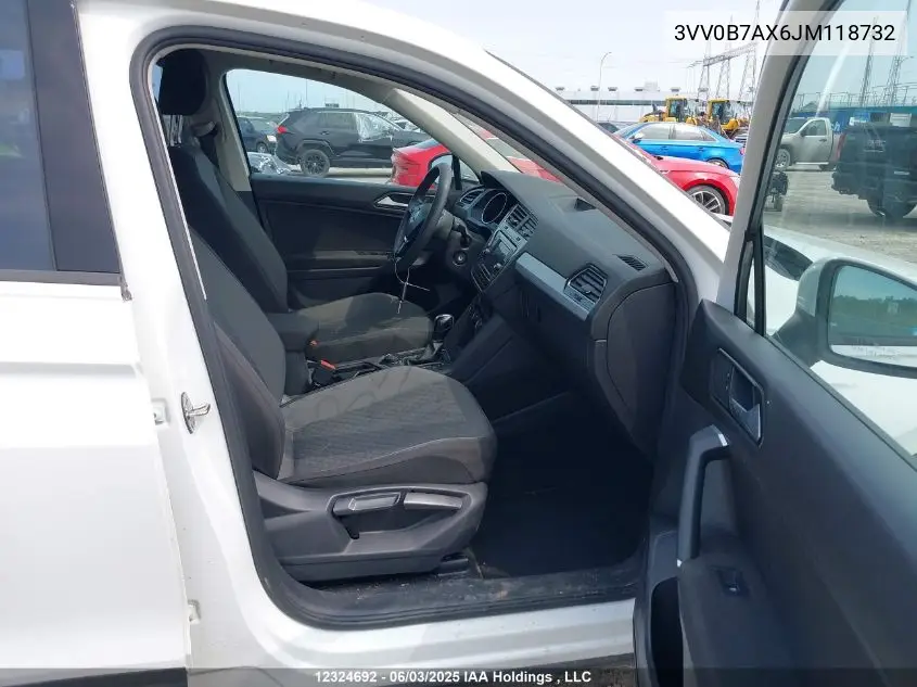 3VV0B7AX6JM118732 2018 Volkswagen Tiguan