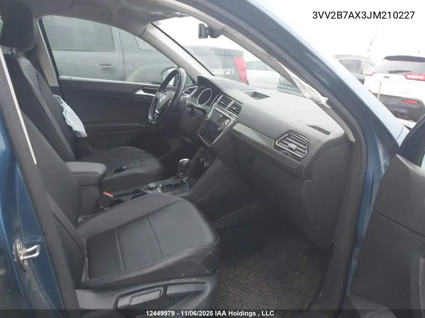 3VV2B7AX3JM210227 2018 Volkswagen Tiguan Se/Sel