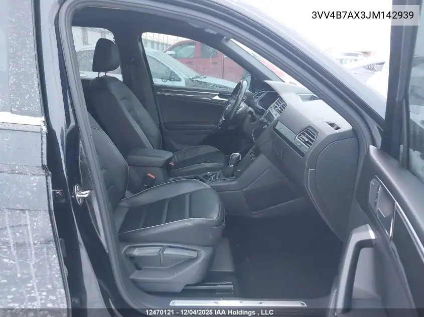 3VV4B7AX3JM142939 2018 Volkswagen Tiguan Highline