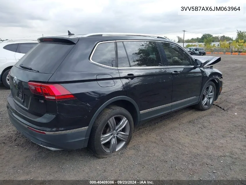 3VV5B7AX6JM063964 2018 Volkswagen Tiguan Sel Premium