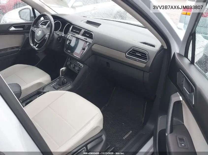 3VV3B7AX6JM033807 2018 Volkswagen Tiguan