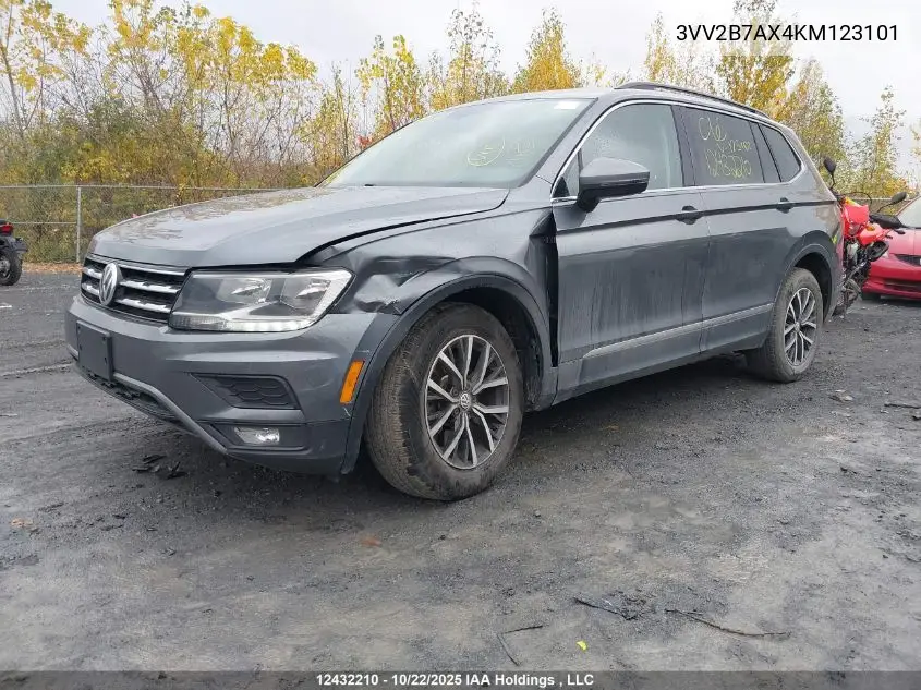 3VV2B7AX4KM123101 2019 Volkswagen Tiguan Comfortline