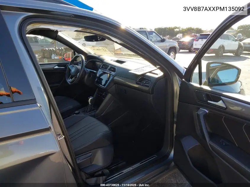 3VV8B7AXXPM135092 2023 Volkswagen Tiguan 2.0T Se R-Line Black