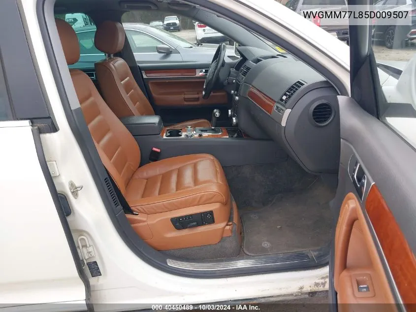 WVGMM77L85D009507 2005 Volkswagen Touareg V8