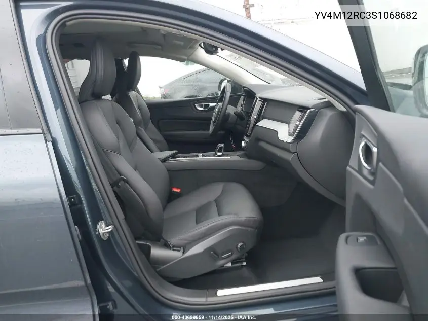 YV4M12RC3S1068682 2025 Volvo Xc60 B5 Plus