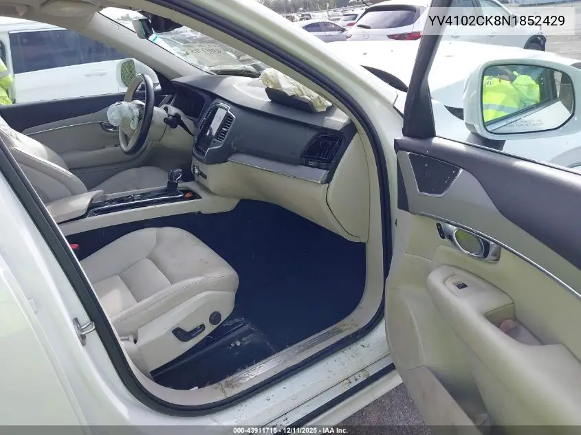 YV4102CK8N1852429 2022 Volvo Xc90 T5 Momentum 7 Passenger