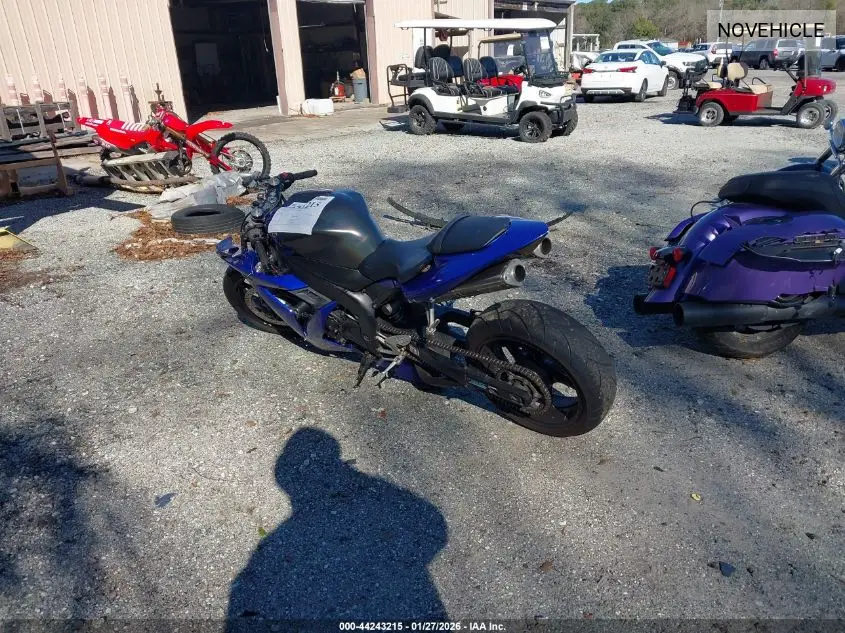NOVEHICLE 2005 Yamaha Yzf R1